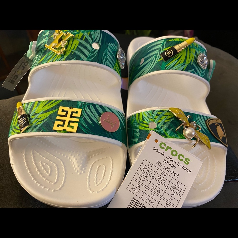 Crocs/classic crocs slide/ 14 charm mix / woman’s 10 / men’s 8
